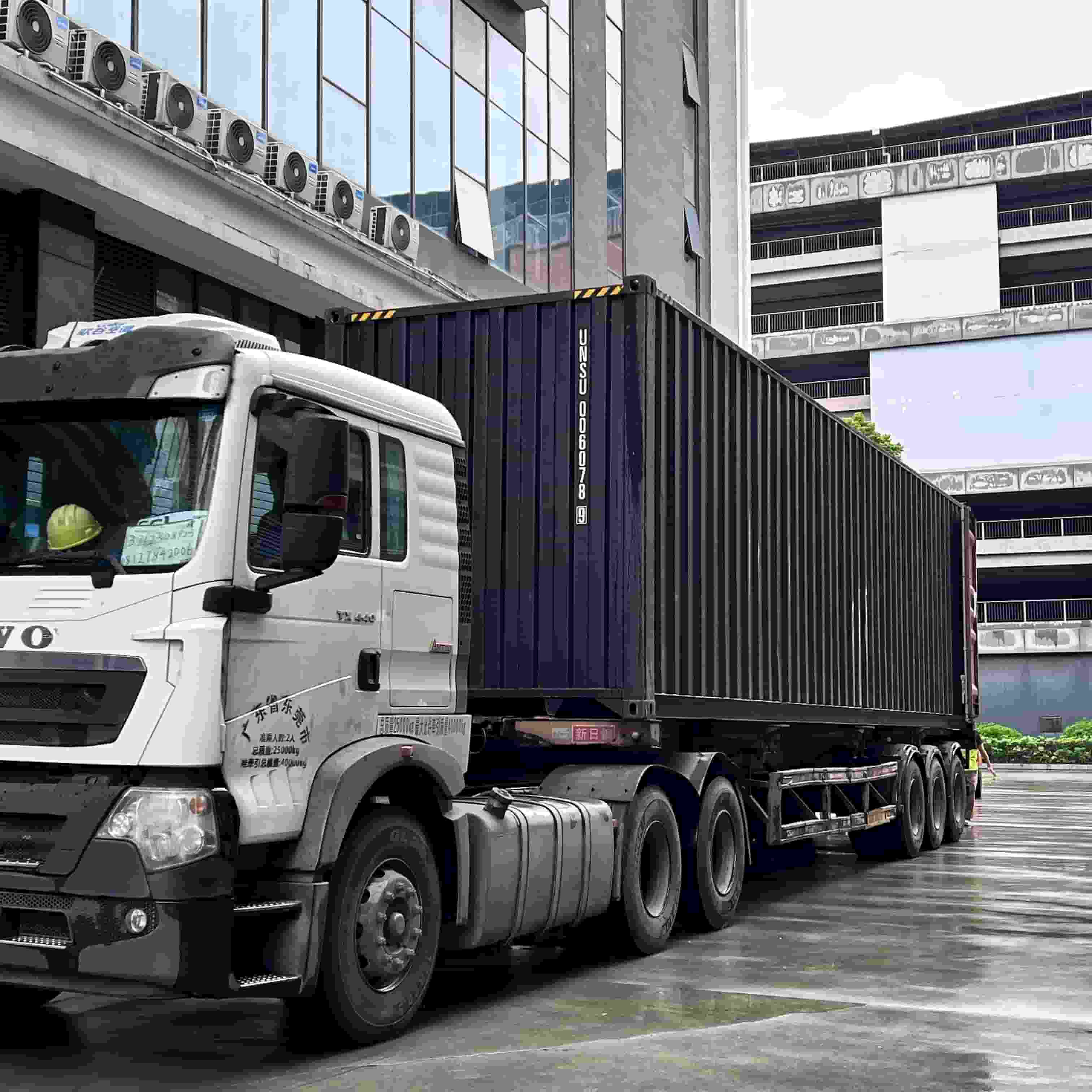 Hengsheng Auto Parts Successfully Completes Export Container Loading Task